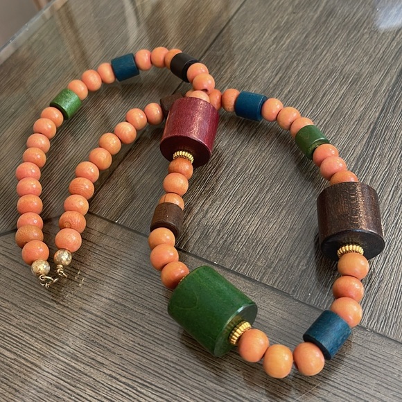 Vintage Chunky Beaded Wooden Necklace - Picture 4 of 16